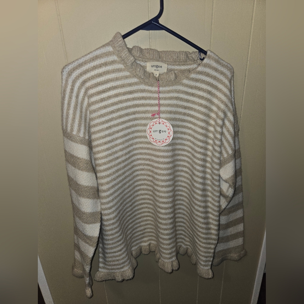 Nwt Umgee Women's Beige and Cream Striped Oversized Sweater